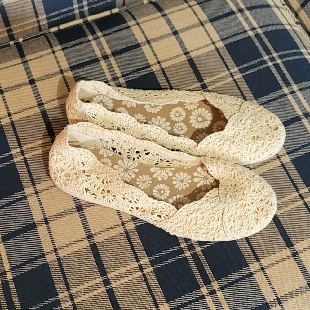 Faded Glory Cream Lace Women's Flats Shoes